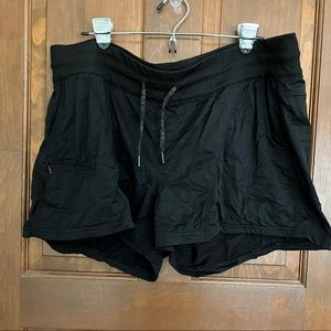 EUC The North Face Aphrodite shorts XXL black